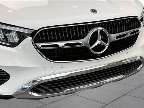 Used 2024 Mercedes-Benz GLC 300 4MATIC image 31