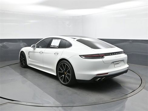 Used 2018 Porsche Panamera 4S image 5