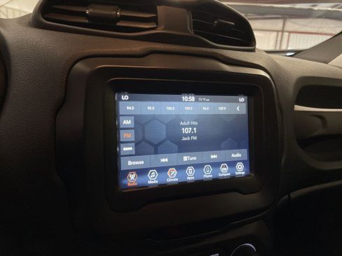 Used 2021 Jeep Renegade Sport image 18