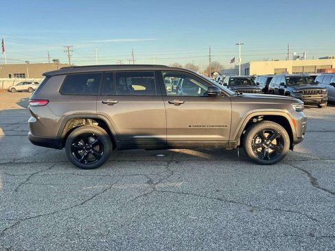New 2025 Jeep Grand Cherokee L Limited w/ Black Appearance Package image 2