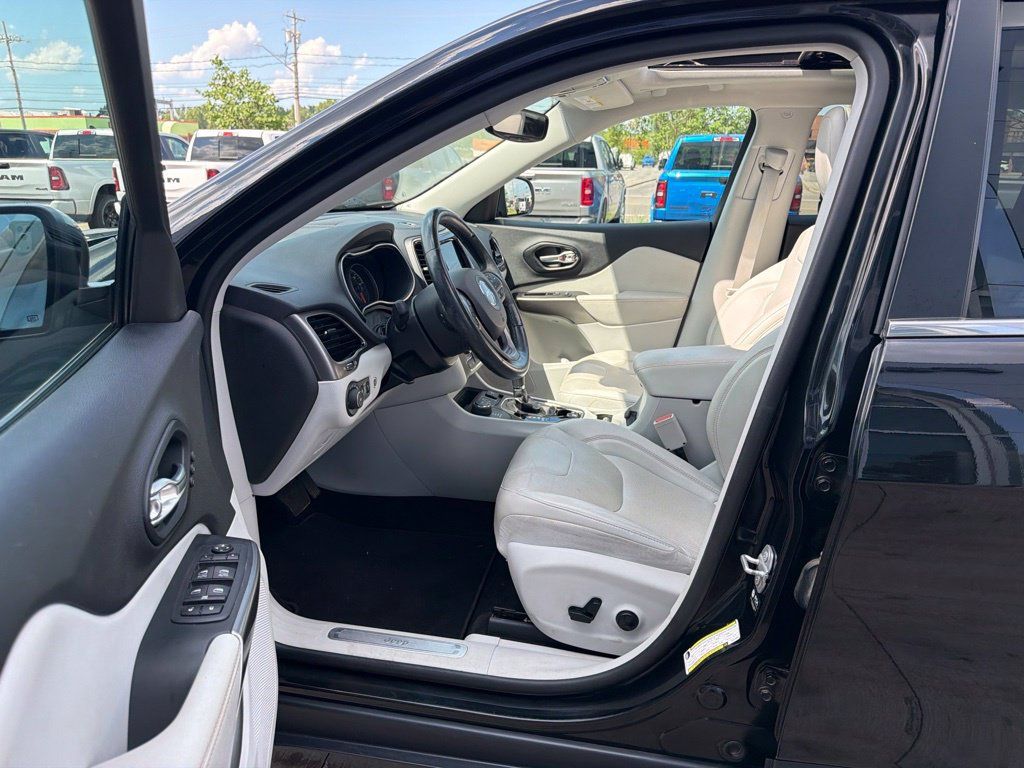 Used 2021 Jeep Cherokee Limited AWD/4WD image 21