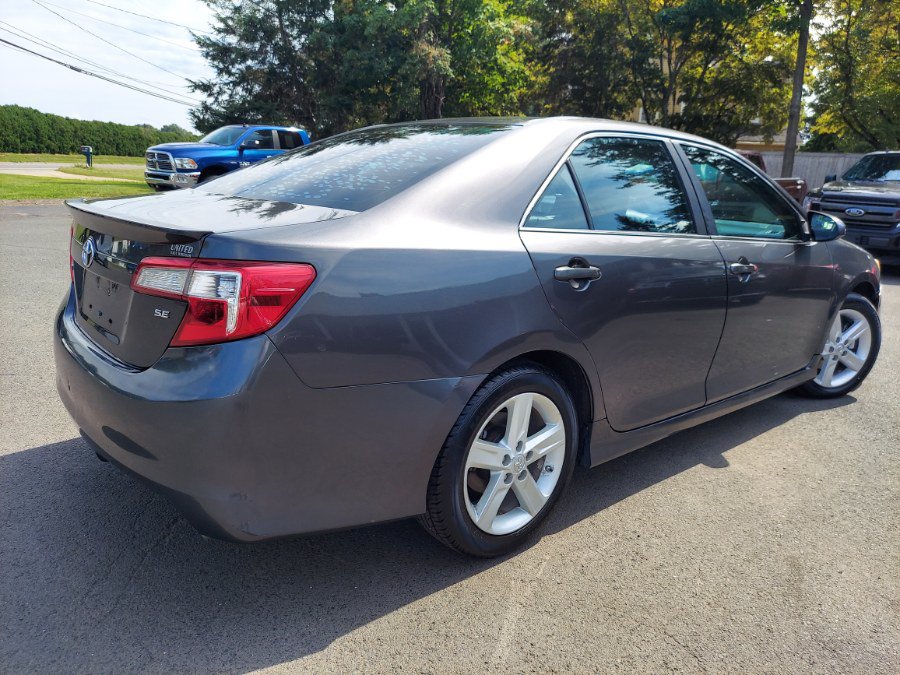 Used 2014 Toyota Camry SE FWD image 4