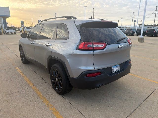Used 2016 Jeep Cherokee Sport w/ Cold Weather Group FWD image 4
