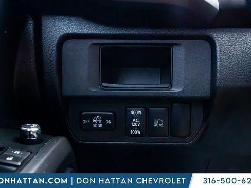 Used 2018 Toyota Tacoma TRD Sport AWD/4WD image 13