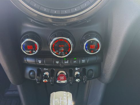 Used 2015 MINI Cooper 2-Door Hardtop FWD image 11