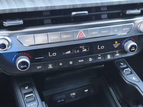 Used 2025 Kia Telluride EX w/ EX Captain's Chair Package FWD image 25