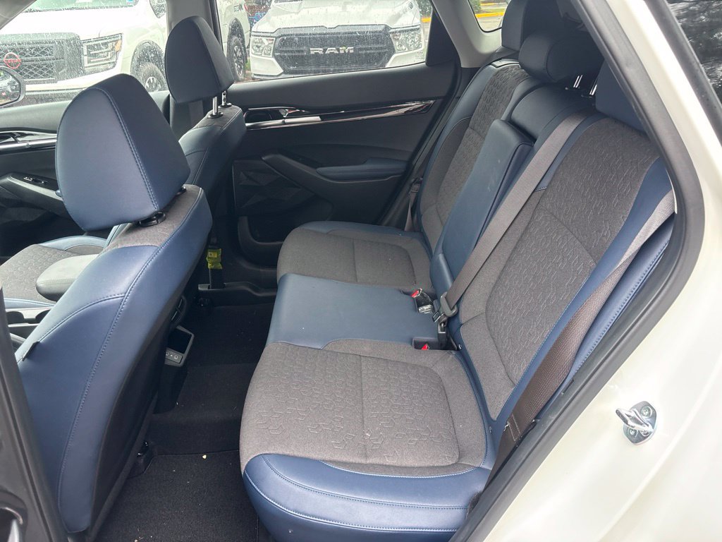 Used 2025 Kia Seltos S AWD/4WD image 16