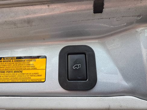 Used 2014 Toyota Sienna XLE image 31