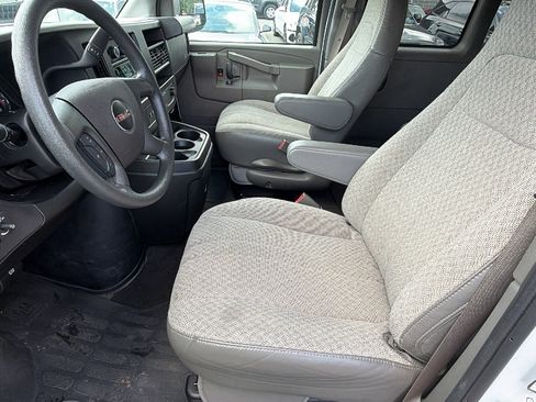 Used 2025 GMC Savana 3500 LT w/ LT Preferred Equipment Group RWD image 17