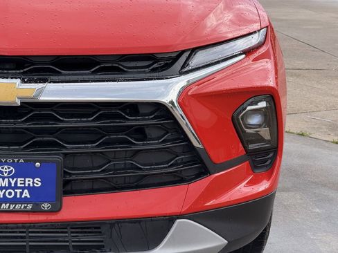 Used 2025 Chevrolet Blazer LT FWD image 4