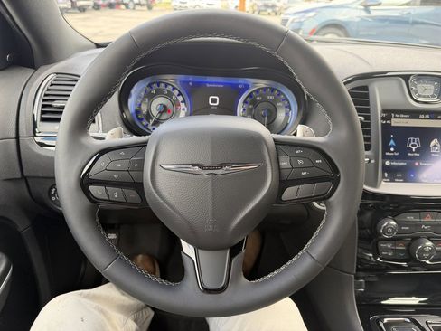 Used 2023 Chrysler 300 S w/ Comfort Group RWD image 26