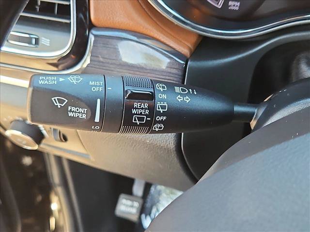 Used 2020 Jeep Grand Cherokee Overland AWD/4WD image 28