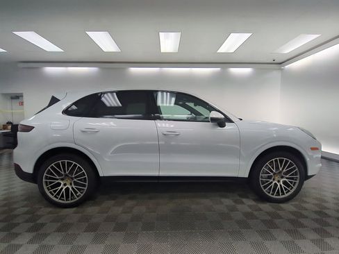 Certified 2022 Porsche Cayenne Platinum Edition AWD/4WD image 8