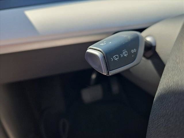 Used 2024 Tesla Model Y Long Range AWD/4WD image 18