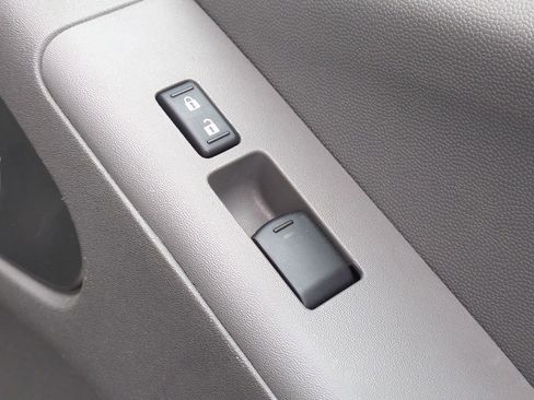 Certified 2021 Nissan Frontier SV RWD image 39