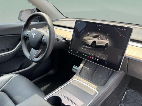 Used 2022 Tesla Model Y Performance AWD/4WD image 26