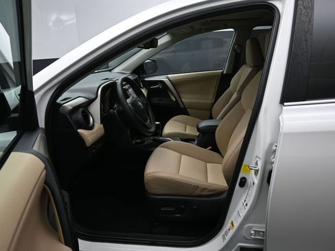 Used 2013 Toyota RAV4 Limited image 9