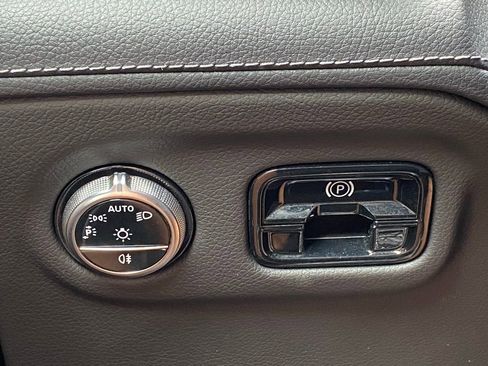 Used 2023 Mercedes-Benz EQE 350+ 4MATIC SUV w/ AMG Line Exterior Package image 37