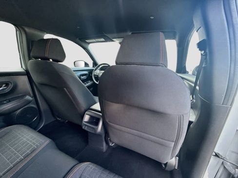Certified 2025 Honda HR-V Sport image 28