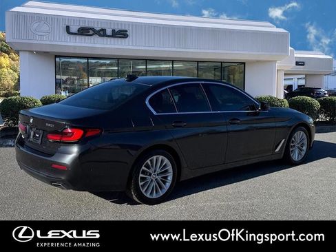 Used 2021 BMW 530i xDrive w/ Premium Package image 5