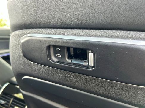 Used 2024 BMW X7 xDrive40i image 46