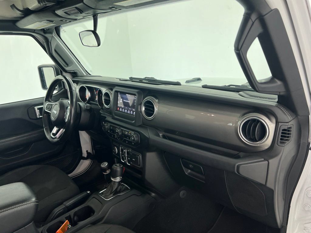Used 2020 Jeep Wrangler Unlimited Sahara AWD/4WD image 25
