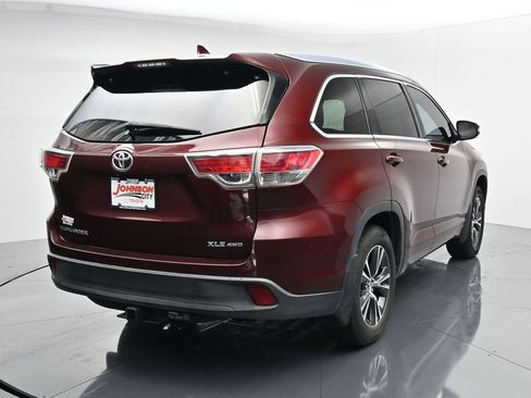 Used 2016 Toyota Highlander XLE AWD/4WD image 6