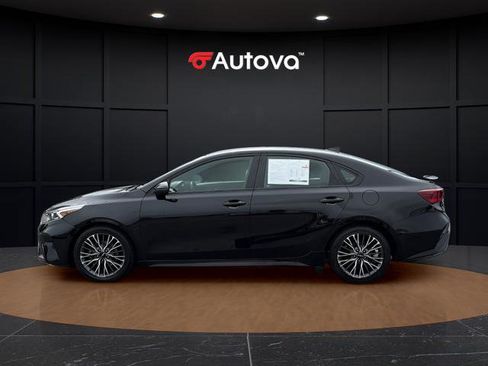 Used 2022 Kia Forte GT-Line w/ GT-Line Premium Package FWD image 2
