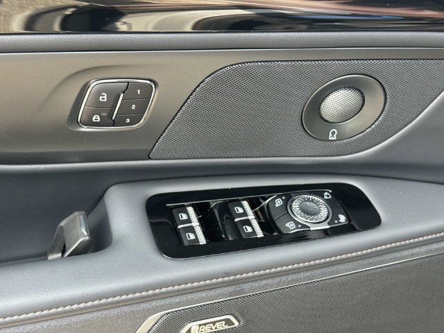 New 2026 Lincoln Nautilus Reserve AWD/4WD image 19