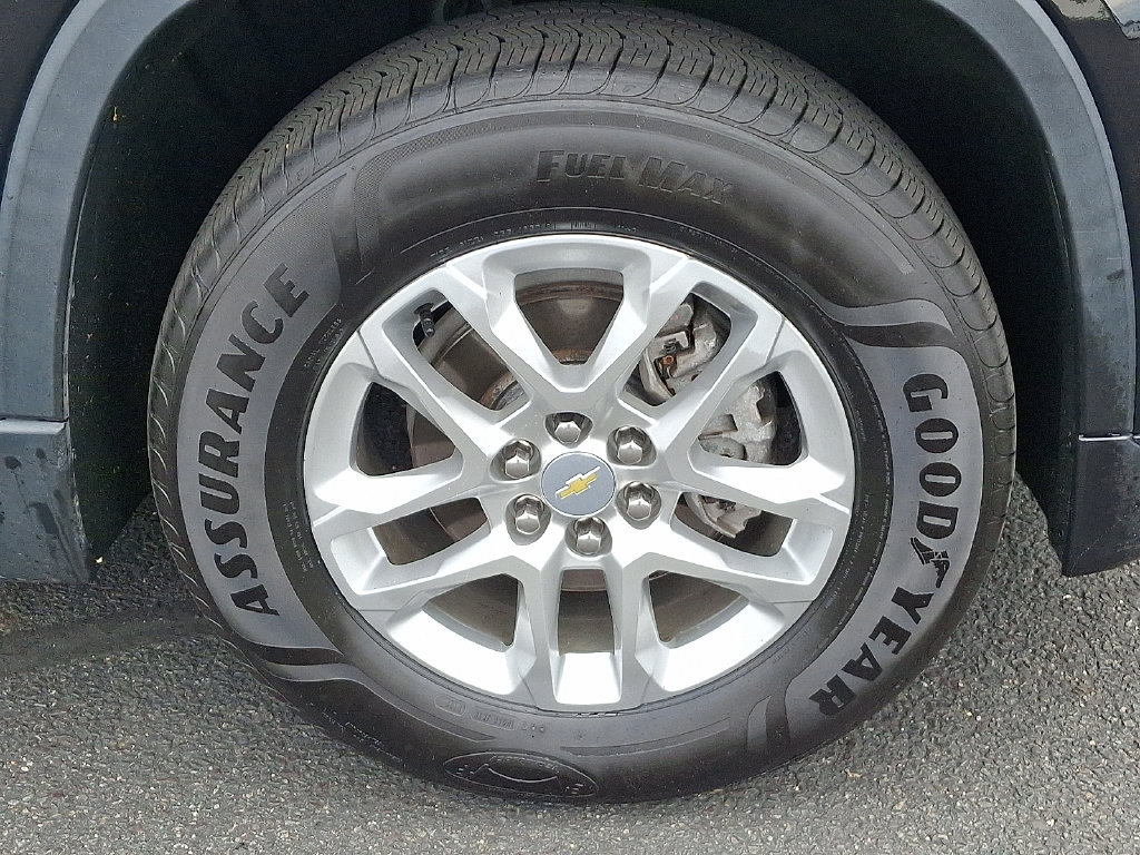 Used 2021 Chevrolet Traverse LS FWD image 8