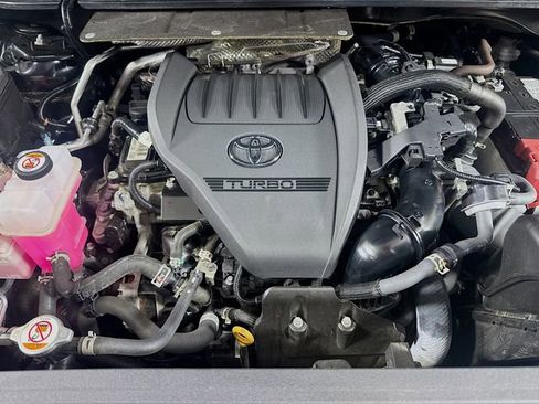 Certified 2024 Toyota Highlander XLE AWD/4WD image 32