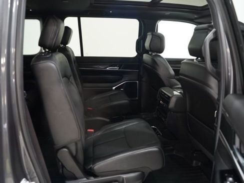 Used 2022 Jeep Wagoneer Series III w/ Premium Group I image 37