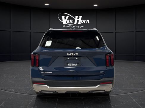 Used 2025 Kia Sorento S w/ Panoramic Sunroof Package AWD/4WD image 6