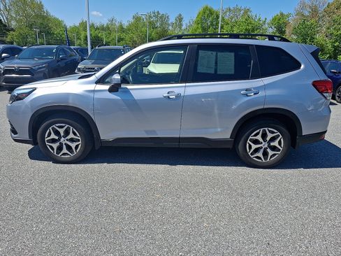 Certified 2023 Subaru Forester Premium AWD/4WD image 8