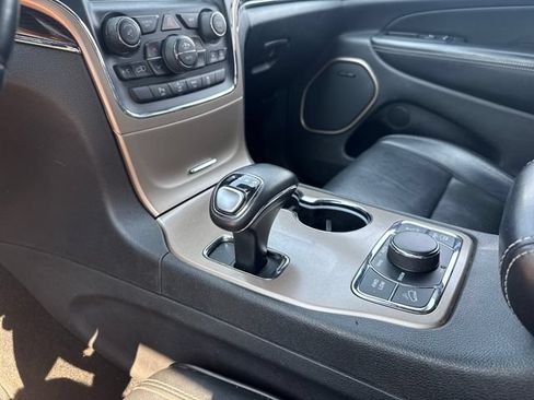 Used 2015 Jeep Grand Cherokee Overland w/ Advanced Technology Group AWD/4WD image 24