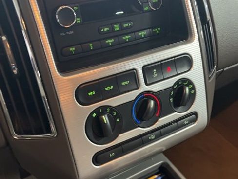 Used 2010 Ford Edge SEL image 6