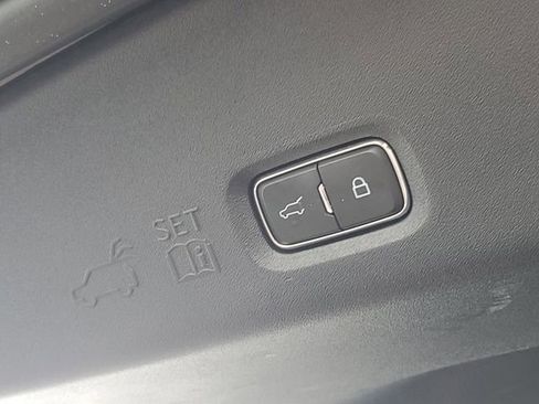 Certified 2025 Ford Expedition Active AWD/4WD image 36