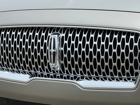 Used 2023 Lincoln Nautilus Reserve w/ Equipment Group 201A AWD/4WD image 43