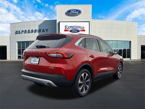 Used 2023 Ford Escape Platinum image 6