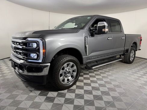 Used 2025 Ford F250 Lariat w/ Chrome Package AWD/4WD image 4