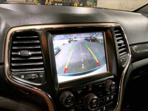 Used 2016 Jeep Grand Cherokee Laredo 75th Anniversary image 26