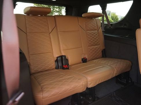 Used 2024 Cadillac Escalade ESV Premium Luxury w/ Performance Package AWD/4WD image 16