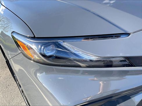 Used 2025 Toyota Camry SE image 31