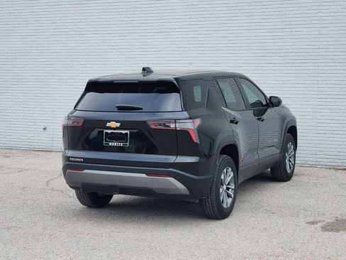 New 2026 Chevrolet Equinox LT w/ Convenience Package II FWD image 4