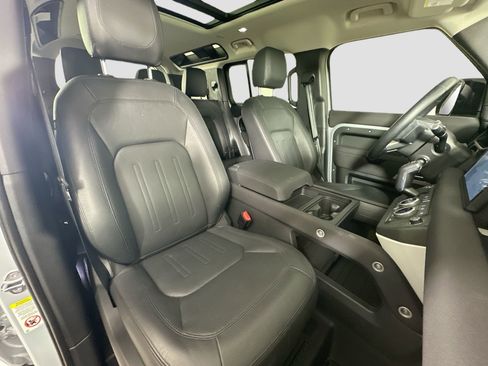 Certified 2022 Land Rover Defender 110 SE image 31