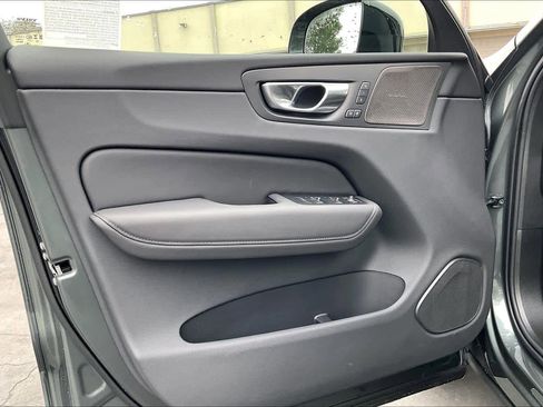 New 2026 Volvo XC60 B5 Ultra w/ Climate Package image 24