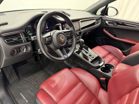 Certified 2024 Porsche Macan Turbo AWD/4WD image 26