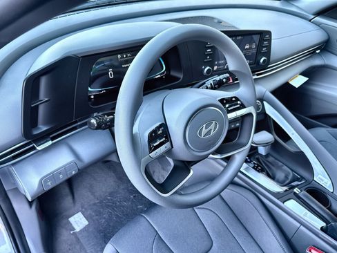 New 2026 Hyundai Elantra SE image 16