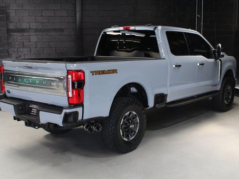Used 2024 Ford F250 Platinum w/ Tremor Off-Road Package AWD/4WD image 18