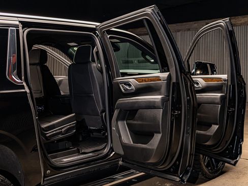 Used 2023 Chevrolet Suburban Premier w/ Max Trailering Package image 27